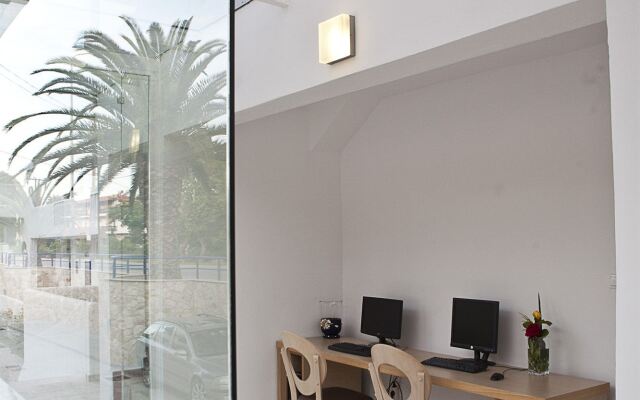 Porto Koufo Hotel