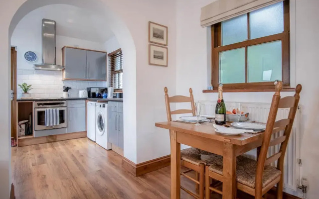 Marina House Annex - 1 Bedroom - Neyland