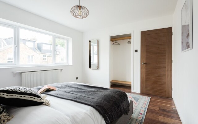 The Jericho Terrace House - 2BD + Parking