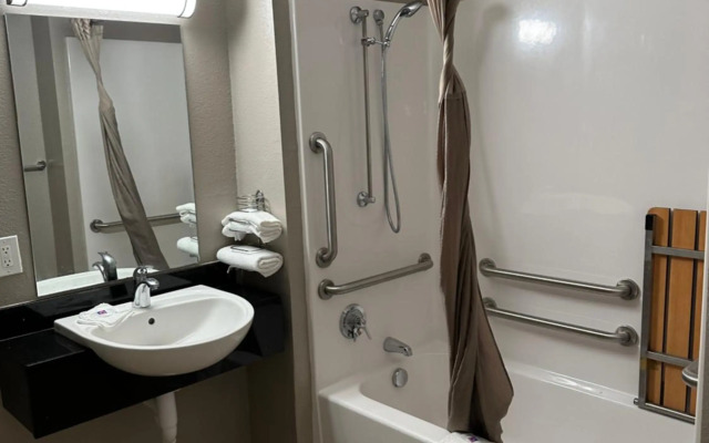 Motel 6 Greensboro, NC - Airport