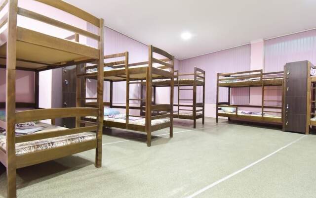 Green Hostel and Tours