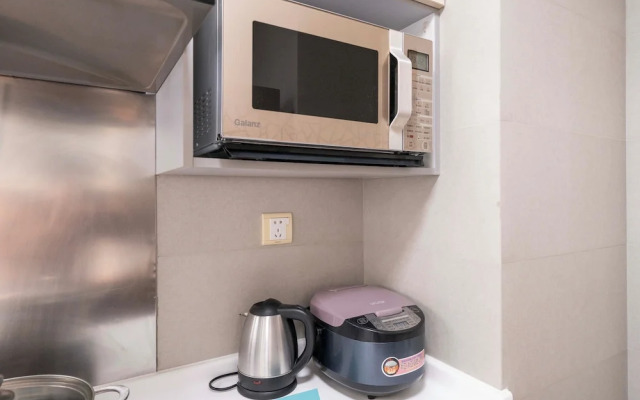 Tyms Spacious 2BR 1BA Apt Xuhui Metro