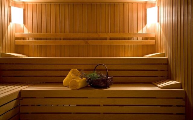 n Apartments Hotel