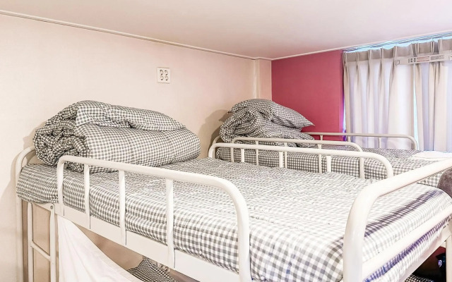 Empathy Dongseongro Guesthouse