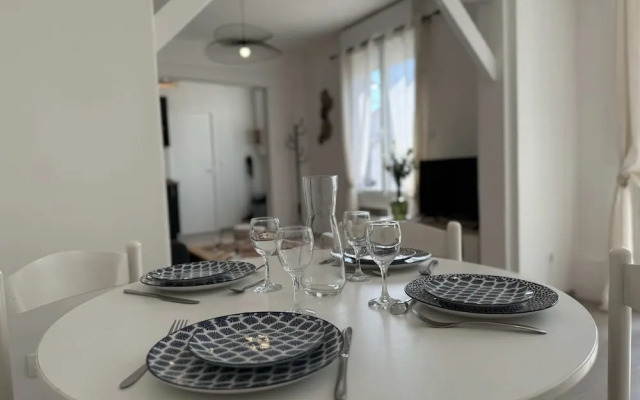 House in Le Mans With Private Courtyard