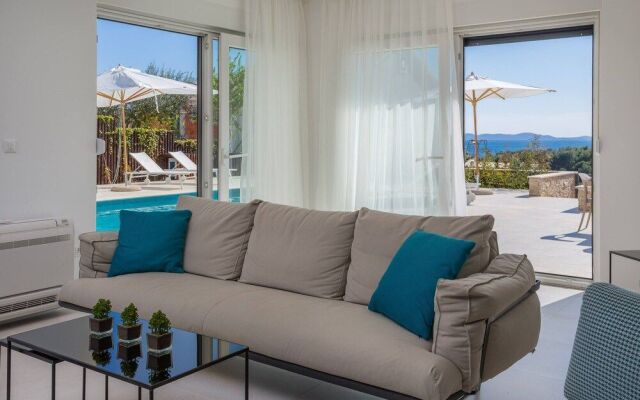 Luxury Villa Romeo with Heated Pool