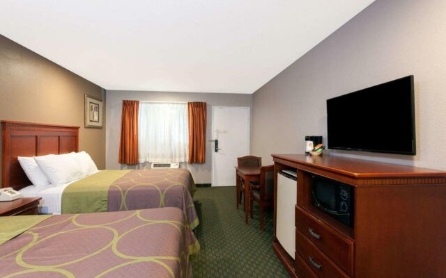 Super 8 by Wyndham Escondido