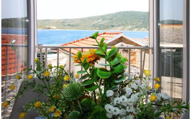 Apartment Karmela