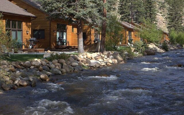 River Stone Resorts & Bear Paw Suites