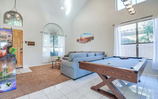 Heated Pool & Game Room: Family Home in Scottsdale