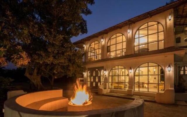 SaffronStays Casa Blanca