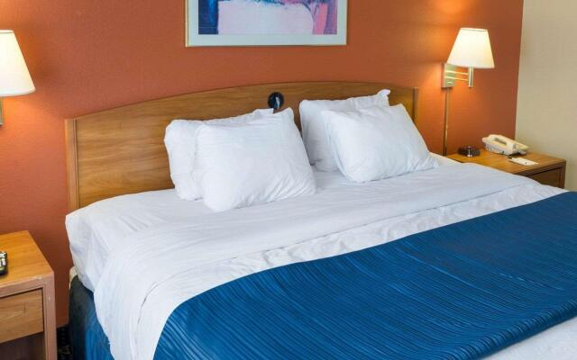 Quality Inn Lakeville North