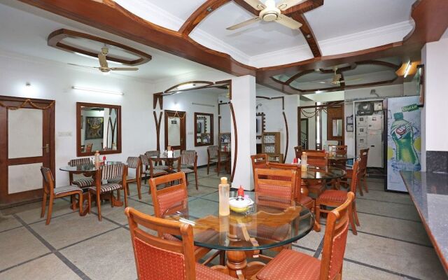 OYO 8932 Delight Inn Gachibowli