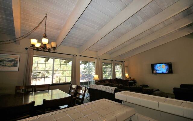 Mammoth S #205 3 Bedroom Condo