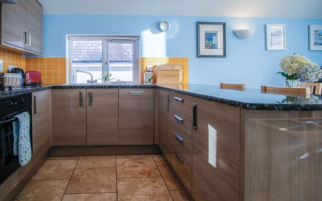 Ewyn Y Don - 2 Bedroom Apartment - Pendine