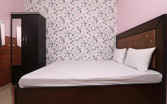 Oyo Flagship 701061 Hotel Arya