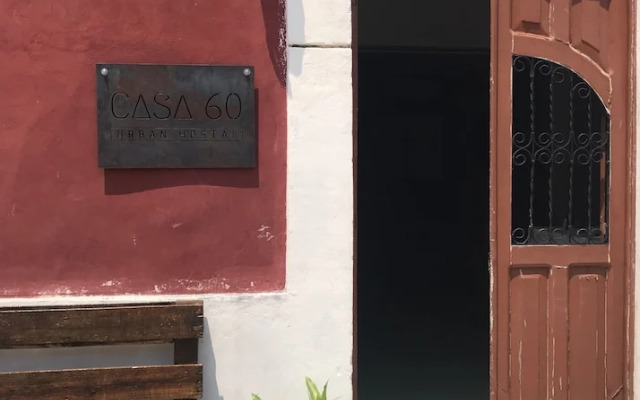 Casa 60 Urban Hostal