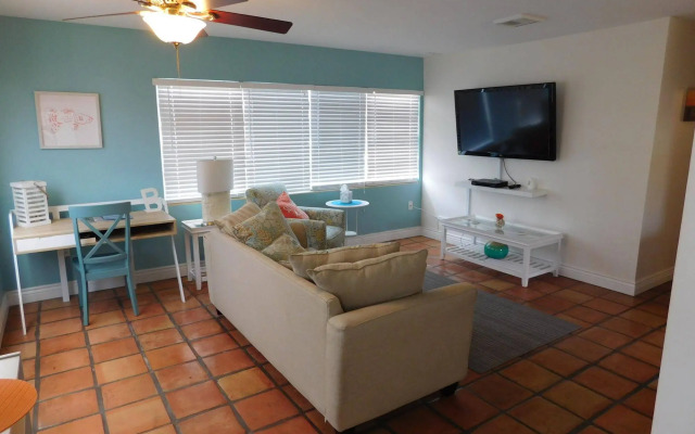 Nokomis Inn and Suites