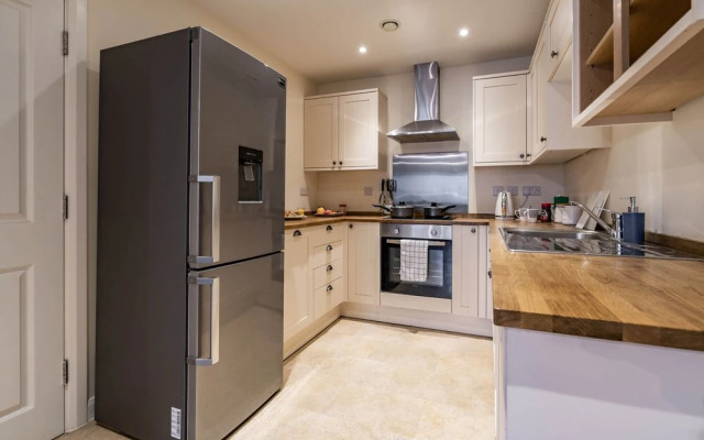 MPL Apartments - Queens Broadway F3