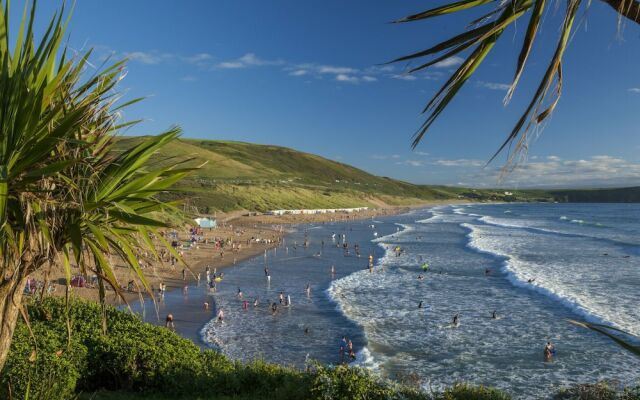Spacious Holiday Home in Woolacombe Near Sea