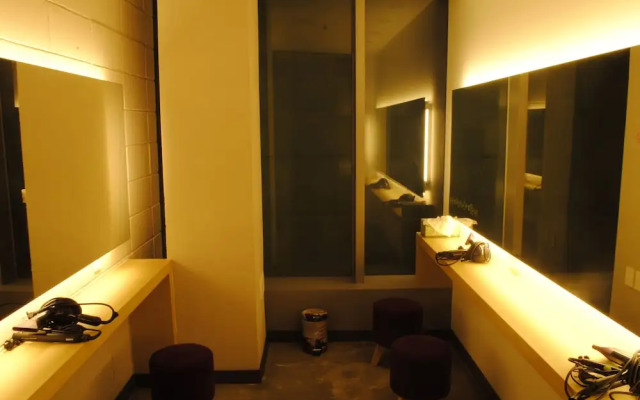 MoonDong's Hostel