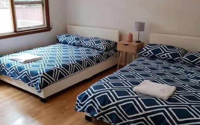 Campbelltown Holiday Home 3 Bed & Parking