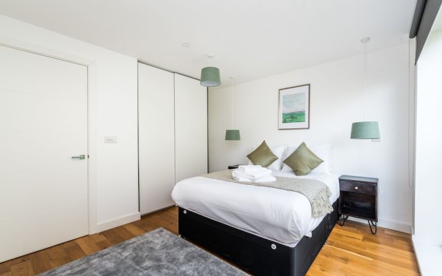 Stylish 3 Bedroom Flat With Balcony Shoreditch