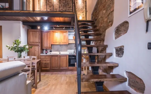 A Few Steps to The Duomo Perfect 1BD Apt