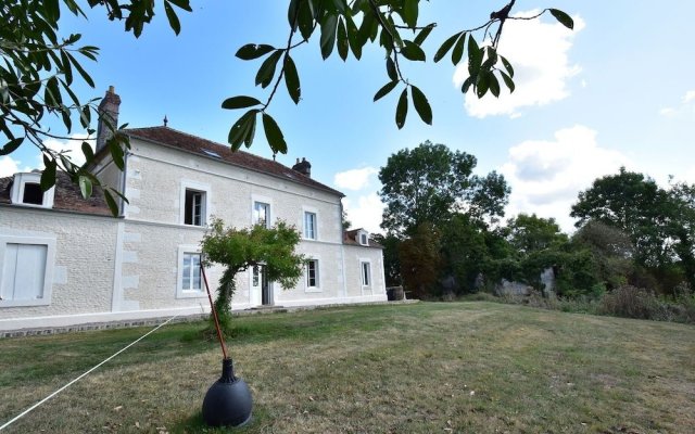 Cozy Mansion In Montreuil-La-Cambe With Garden