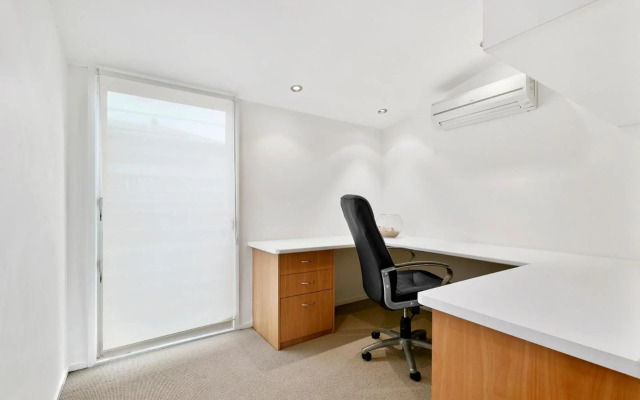 Depper St Large Luxury Residence Entire House