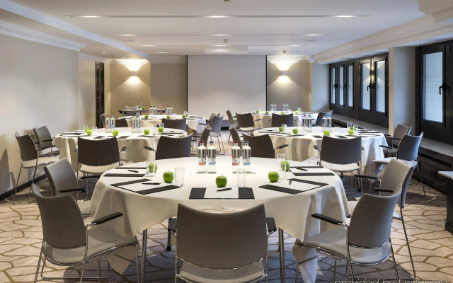 Hotel Barsey by Warwick