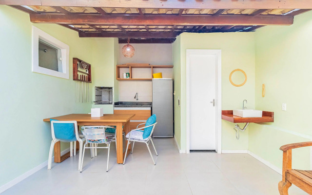 GB46 Maravilhosa Casa com 4 Suítes com Piscina Privativa em Guarajuba