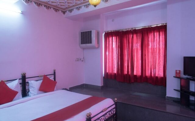 OYO 12250 Home Kesar Vilas near Trident Udaivilas