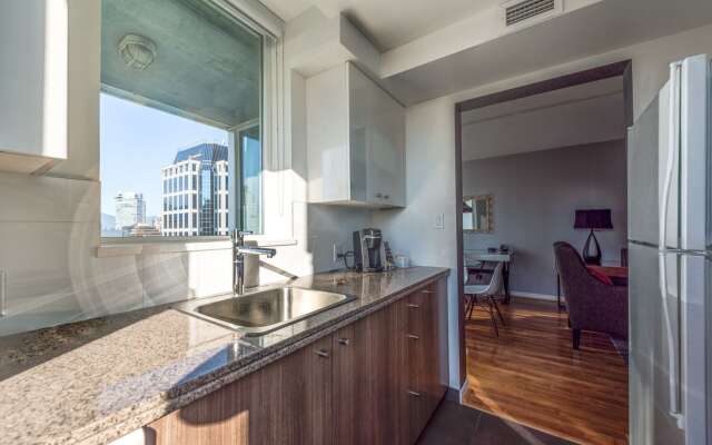 Carmana Hotel & Suites