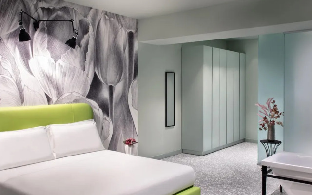 Lady Rose Privilege Suite