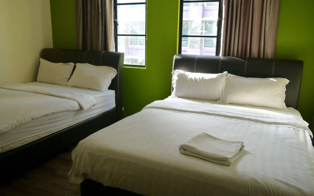 33 Star Hotel by The Sqwhere
