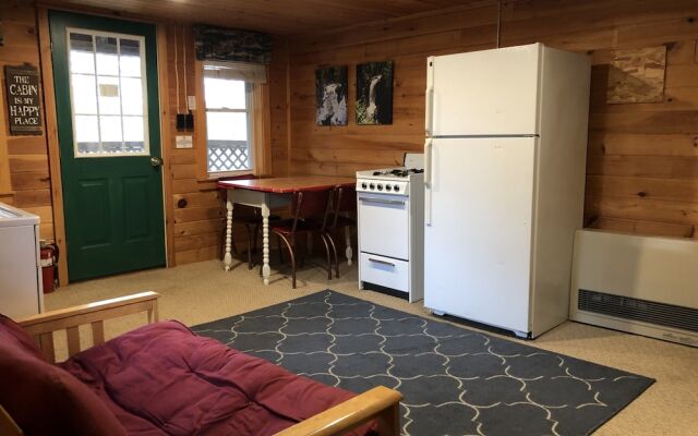 Kennebec Riverside Cabins