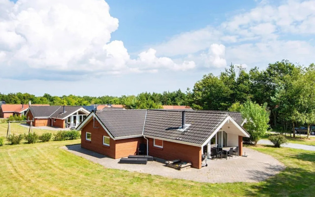 8 Person Holiday Home in Oksbol