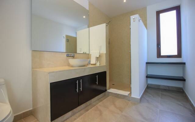 Apt in Exclusive Building by Olahola
