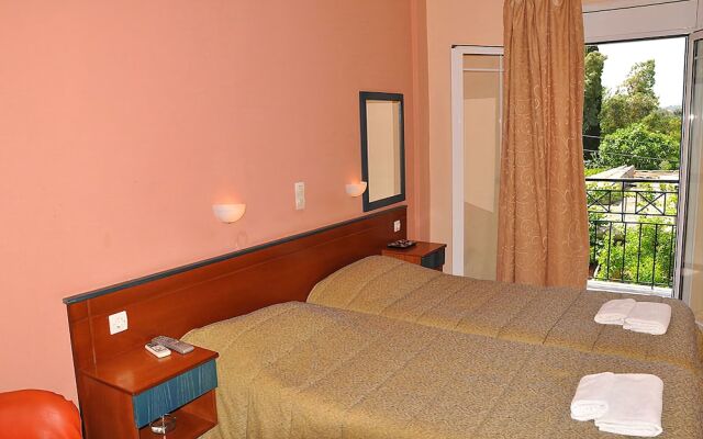 Hotel Pyrros