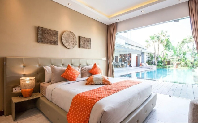 Villa 15 Stunning 6 BR Villa 400m to Beach