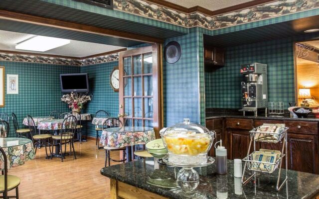 Red Roof Inn & Suites Cornelius – Lake Norman