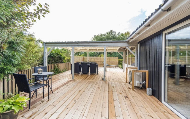 6 Person Holiday Home in Tarm