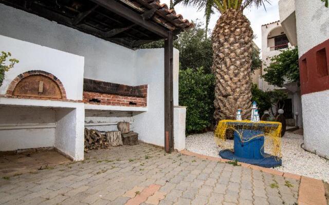 Irilena Apartments Gournes by Checkin