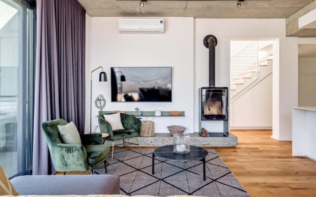 Penthouse w Table Mountain Views Pride View