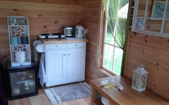 Log cabin retreat and luxury bell tent