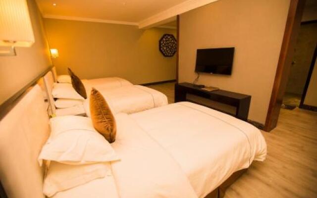 Kuerle Mingyue Crown Bouquet Hotel