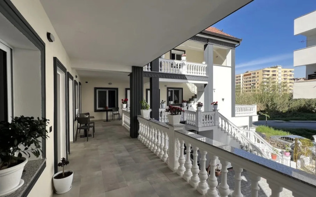 Vila Aaron