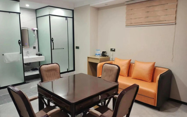 Huaining Sanfu Holiday Inn