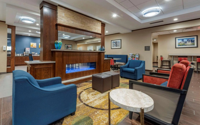Comfort Inn & Suites Pittsburgh South